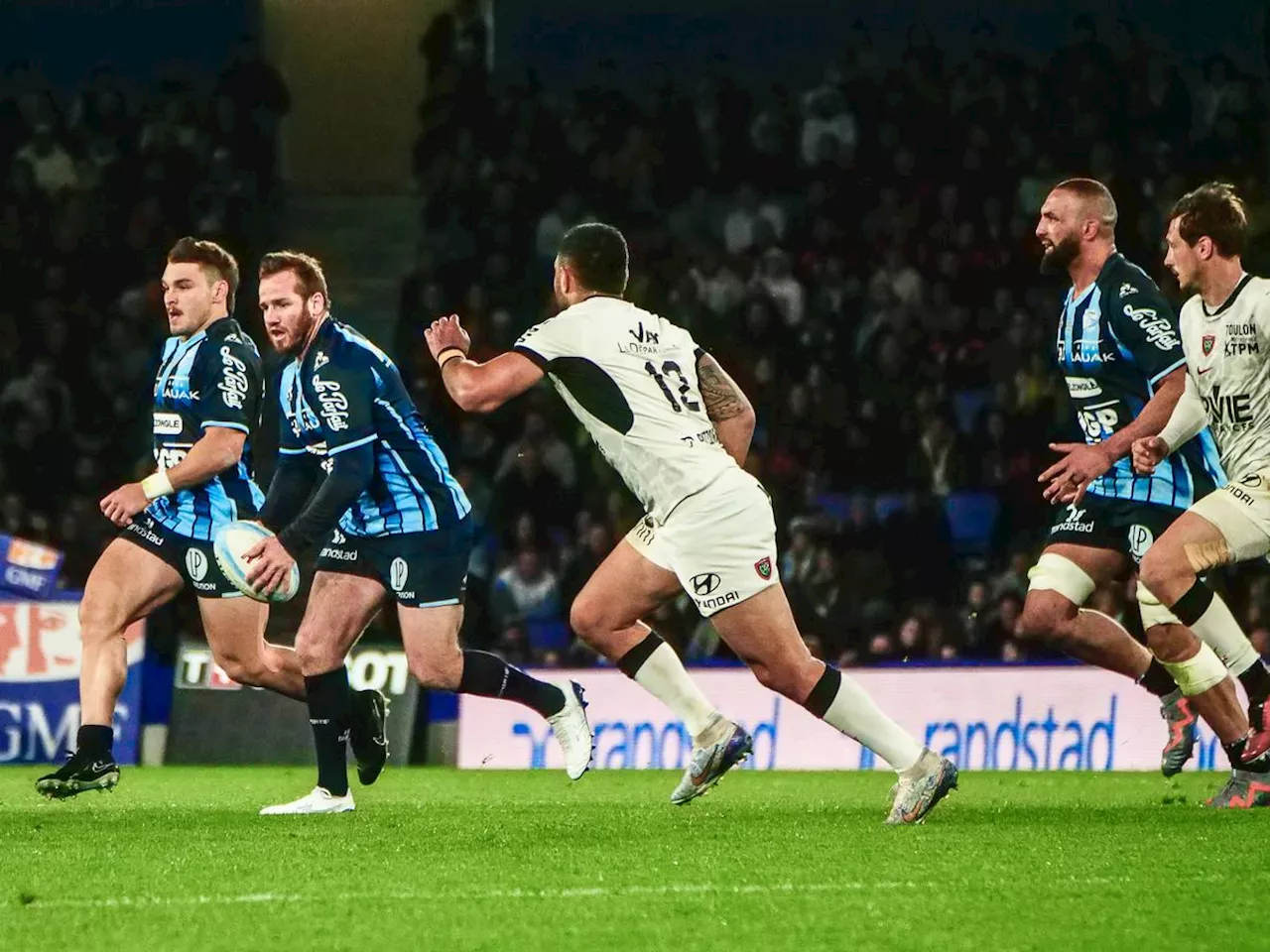 Top 14. « On s’est fait ouvrir en deux » : le dépit de Camille Lopez après Bayonne-Toulon (10-46)