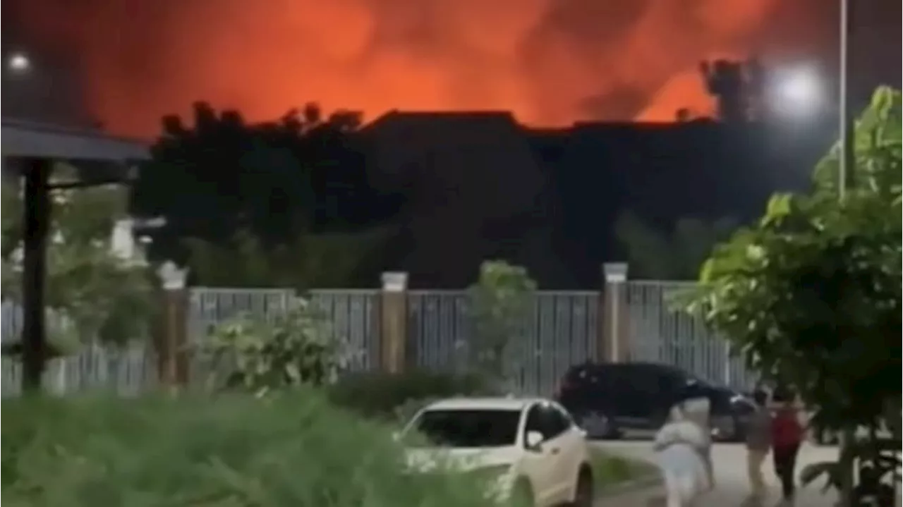 Huge Explosion Hits National Army Ammunition WarehouseAm