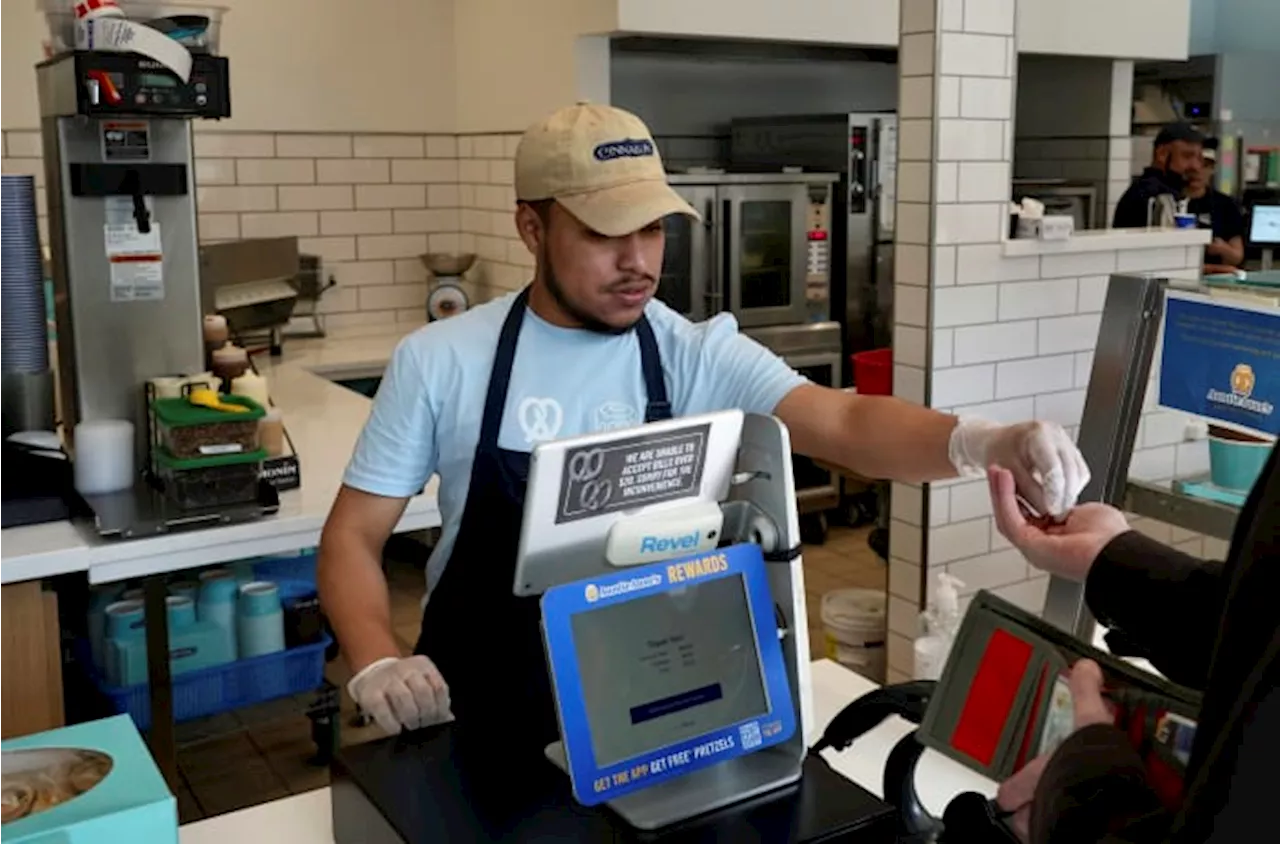 New $20 minimum wage for fast food workers in California set to start Monday