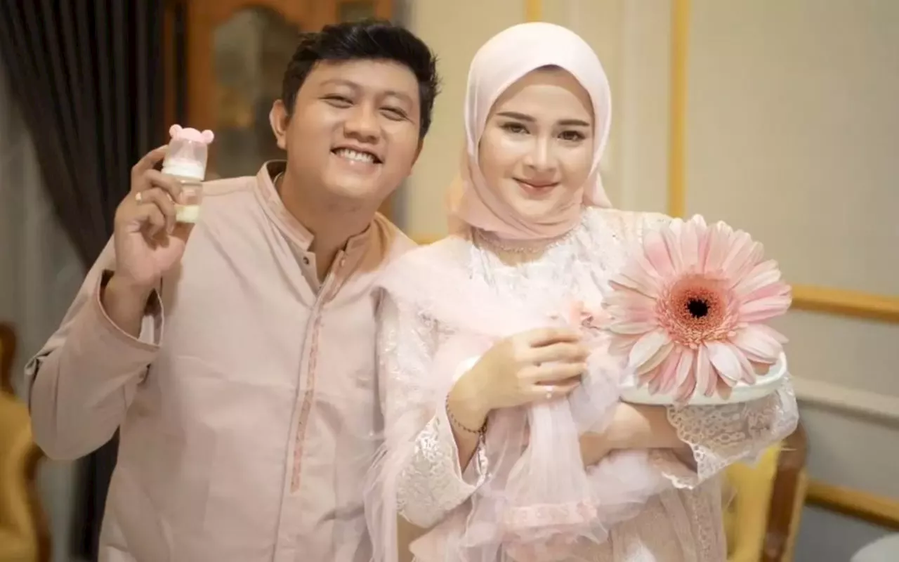 Istri Denny Caknan Spill Mata Indah Serta Tubuh Gemoy Putri Cantiknya