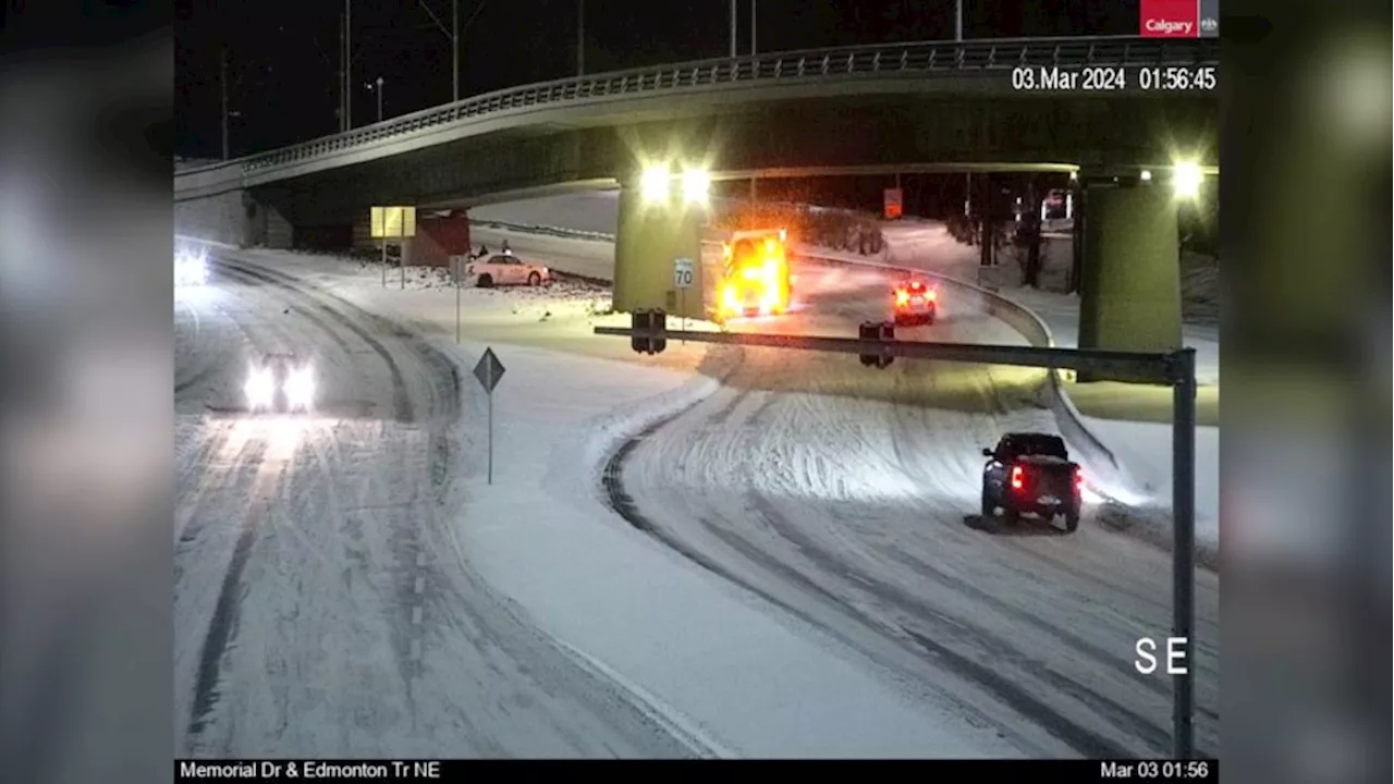 City crews clearing main routes out after Saturday snowstorm in Calgary dumps 18 cm of snow