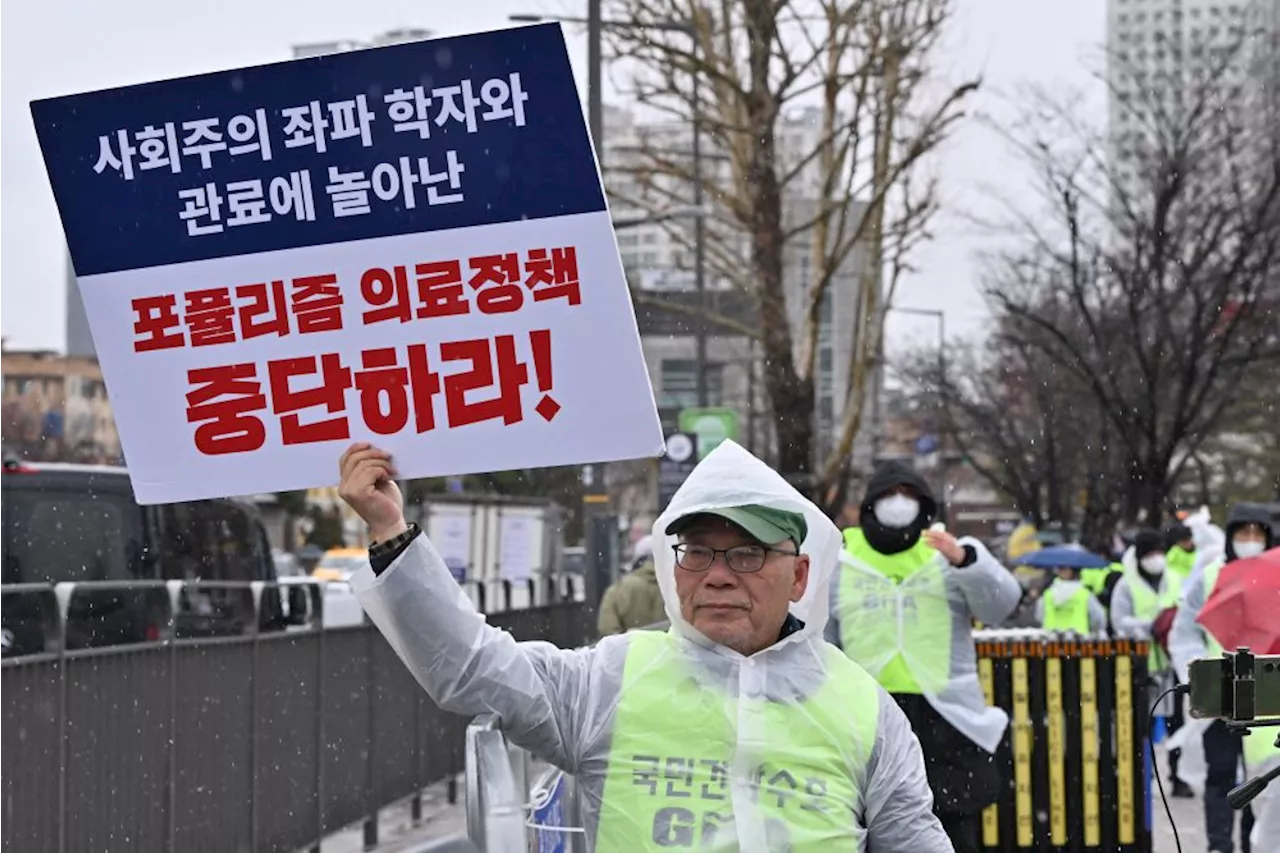 Korea Selatan akan gantung lesen 9,000 doktor pelatih yang mogok