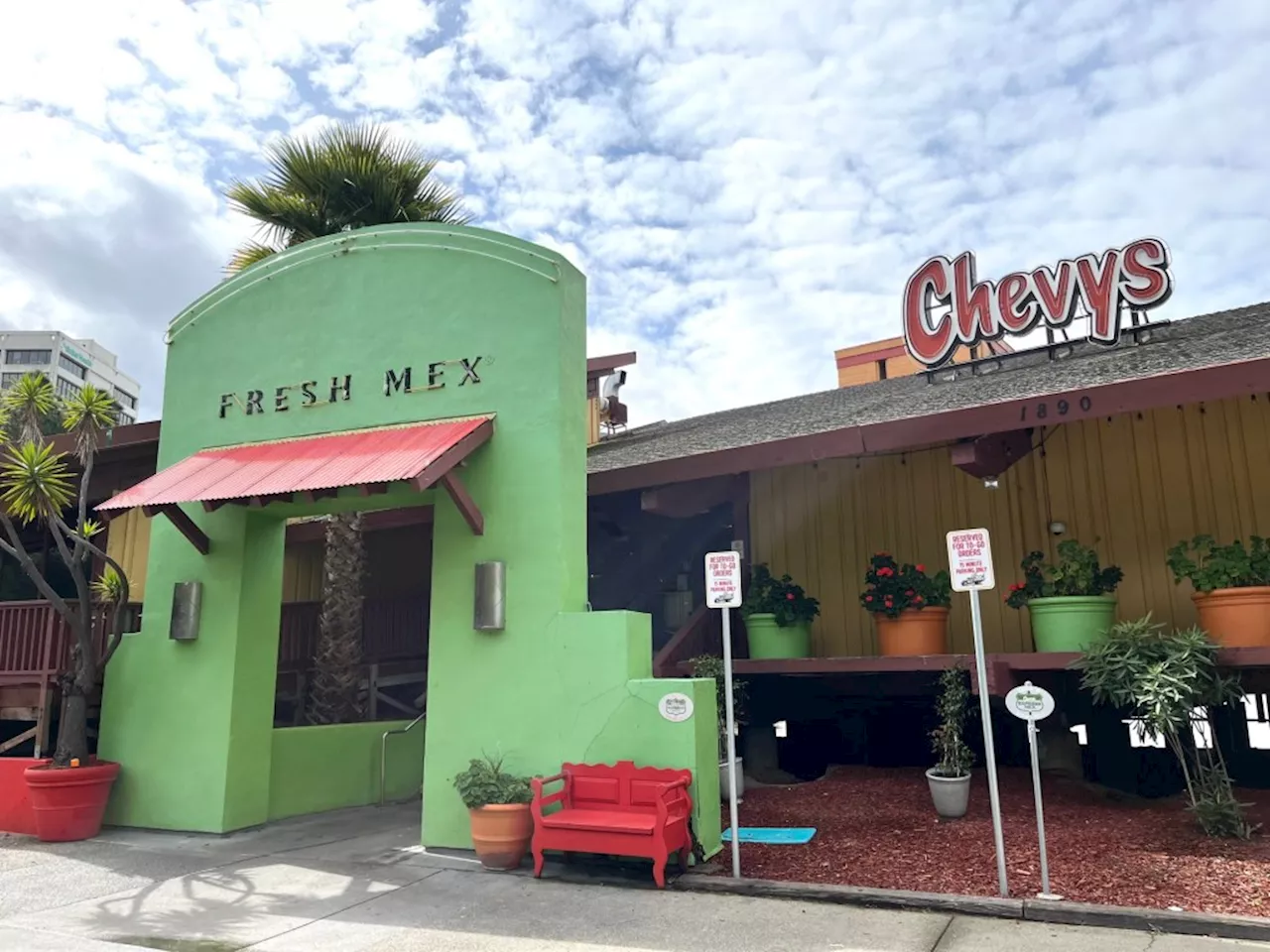 Bay Area icon, Chevys restaurant, to close in Emeryville after 25 years on the water