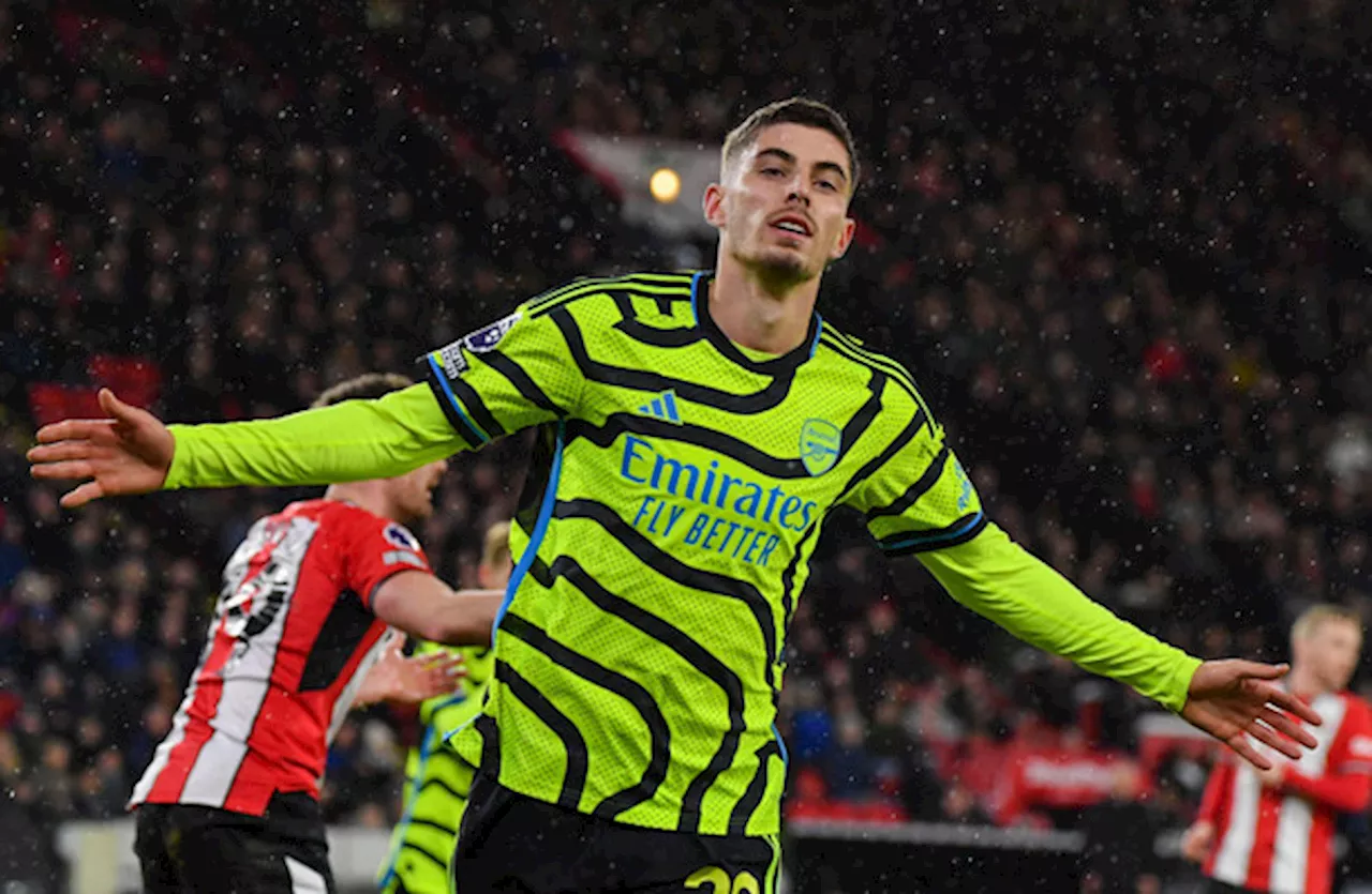 Arsenal demolish Sheffield United 6-0 to stay in Premier League title race