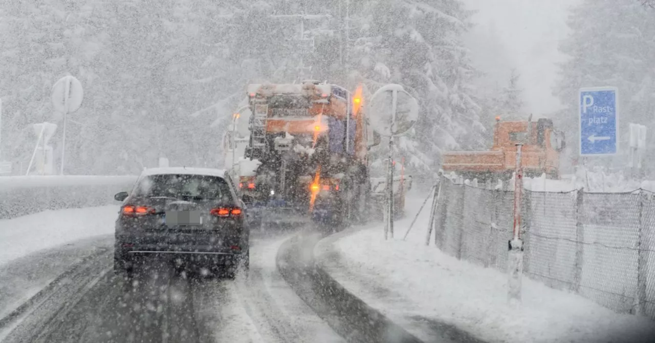 Bis zu 50 Zentimeter Neuschnee: Neue Wetterwarnung für Tirol, Lkw-Dosierung ab Kufstein