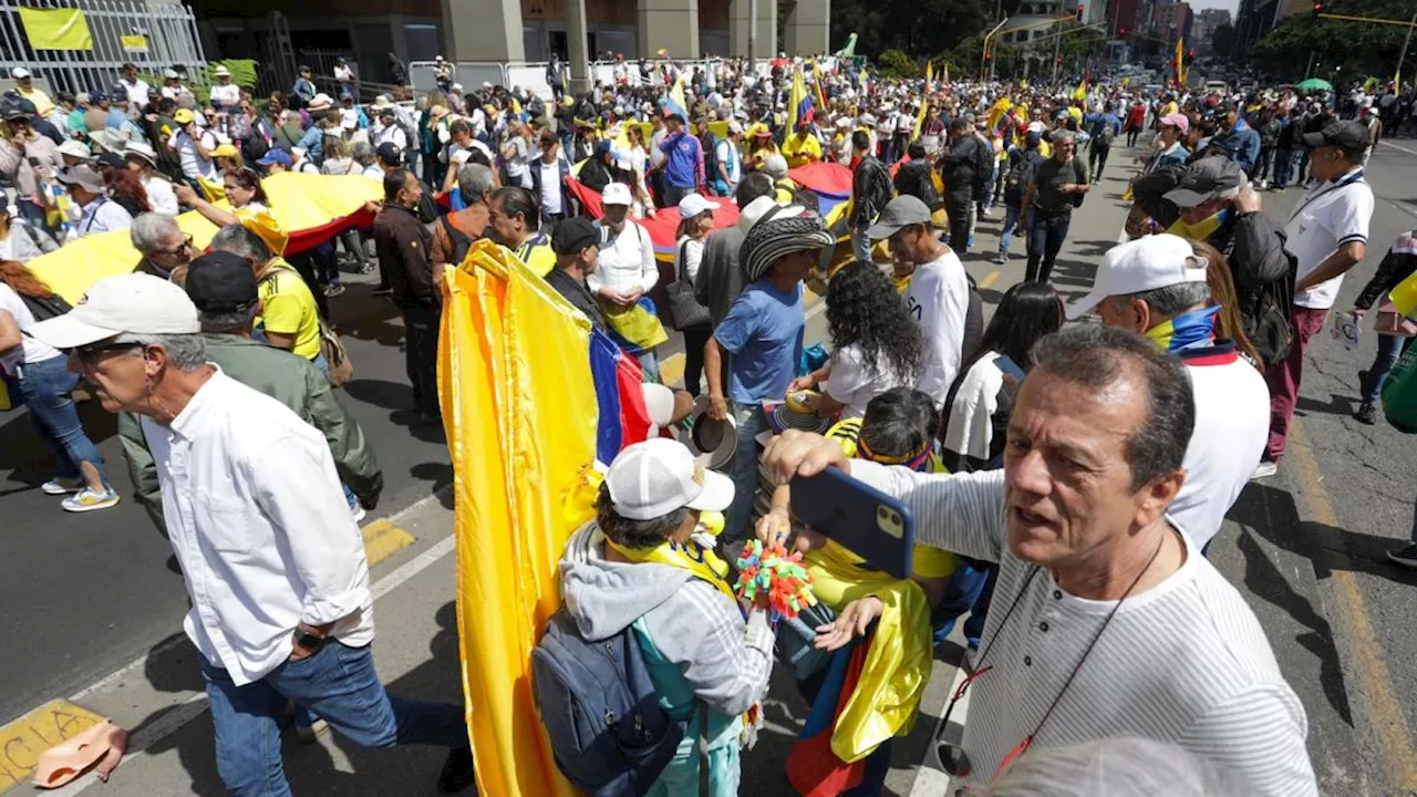 Conductores comienzan marcha hacia el centro de Bogotá por la Av. El Dorado