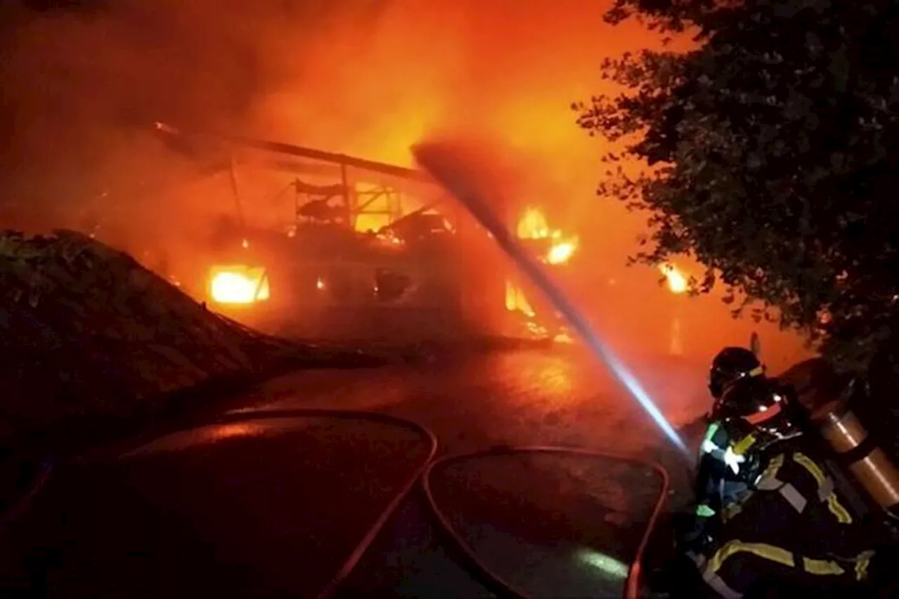 Incendie : une maison écologique détruite par un feu impressionnant dans le Gard