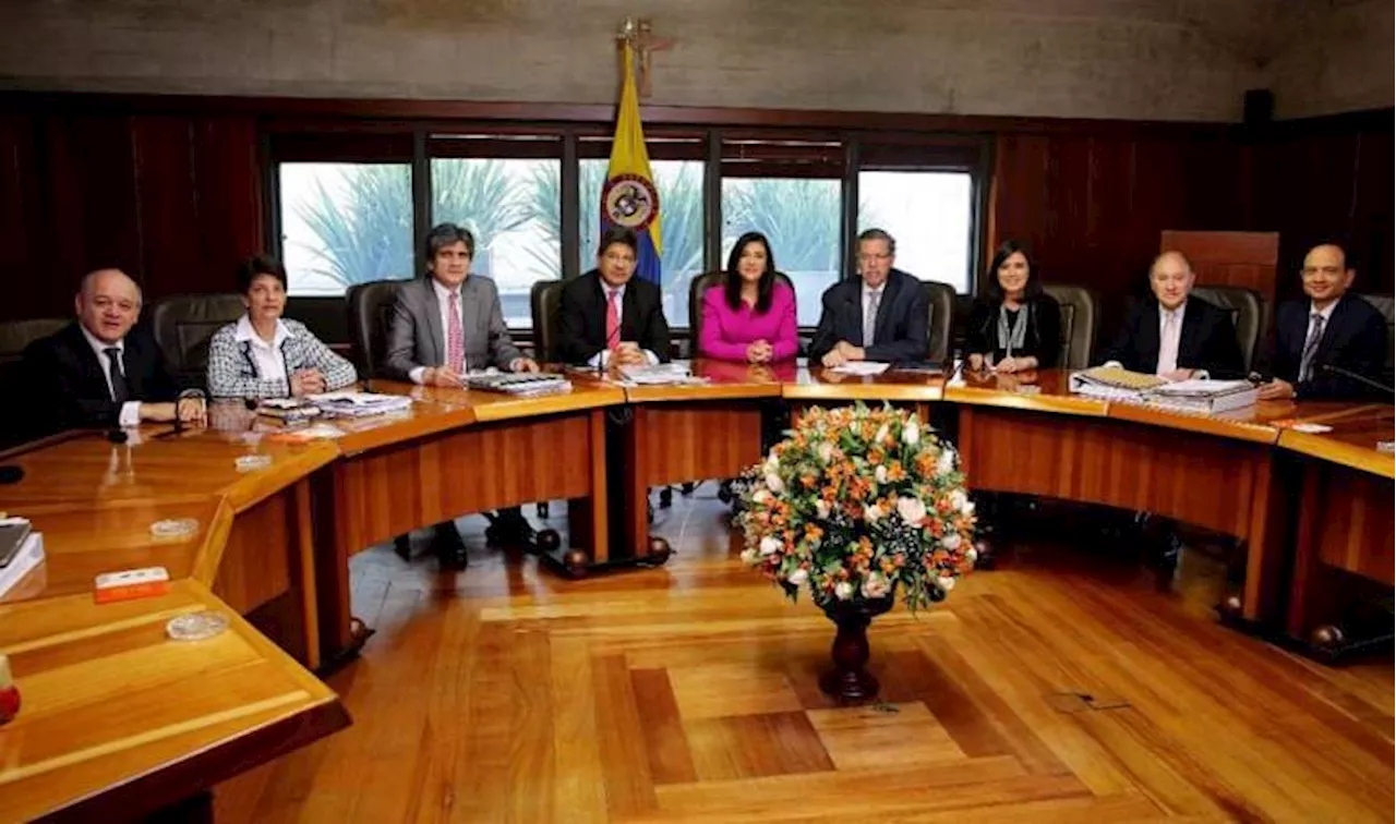 Corte Constitucional frena el proceso de elección del nuevo Contralor General