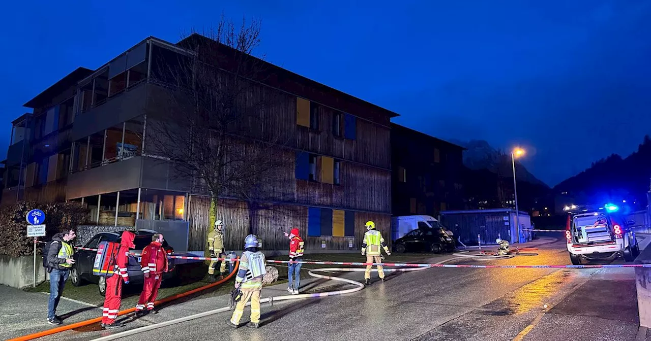 Feuerwehr-Großeinsatz nach Gasaustritt bei Wohnblock in Jenbach