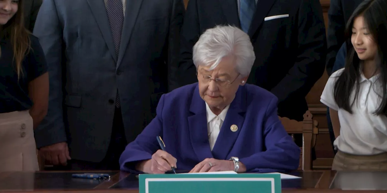 Governor Ivey signs the CHOOSE Act into law