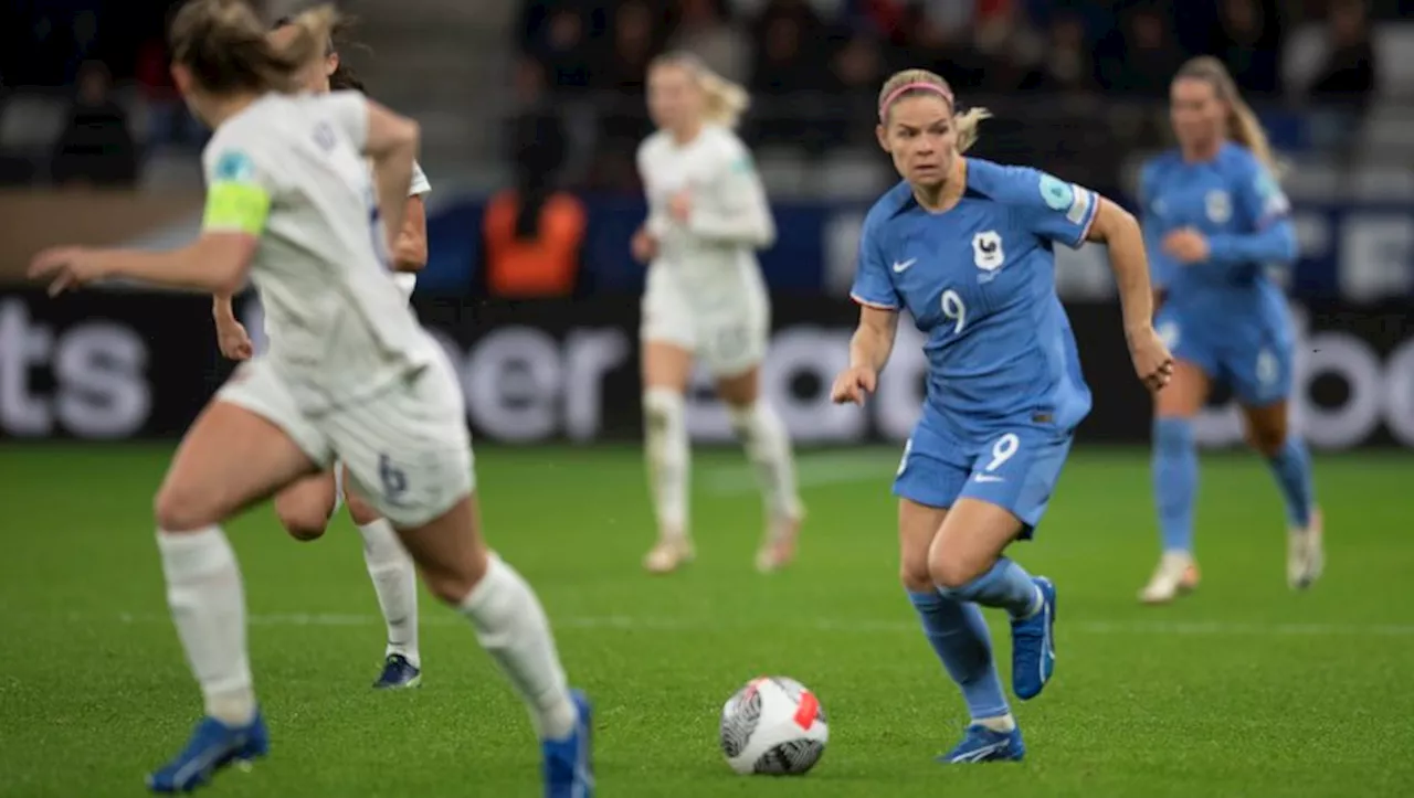 Le football, nouvelle passion sportive des femmes avec 247 160 licenciées, un record en France