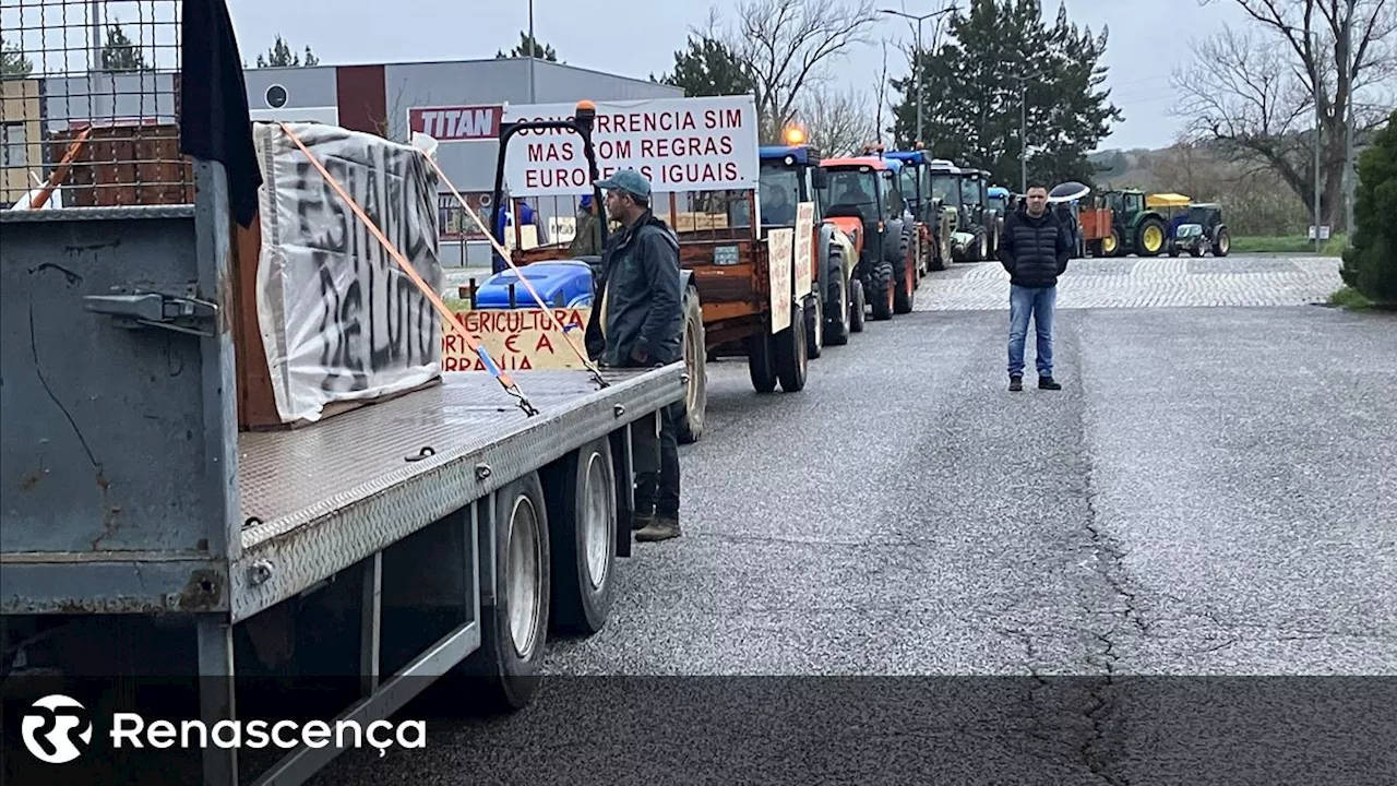 Protesto na 125. Agricultores do Algarve saem para a estrada na manhã desta sexta-feira