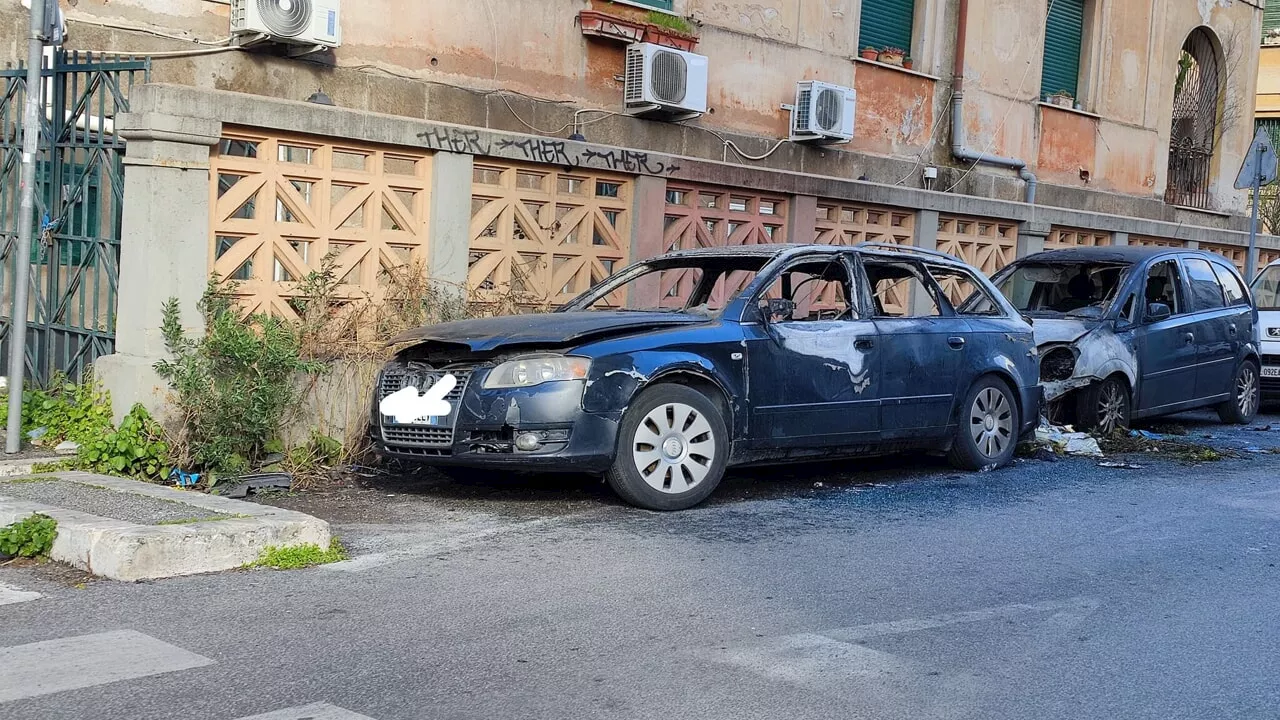 Incendio a Montesacro: in fiamme due auto in sosta