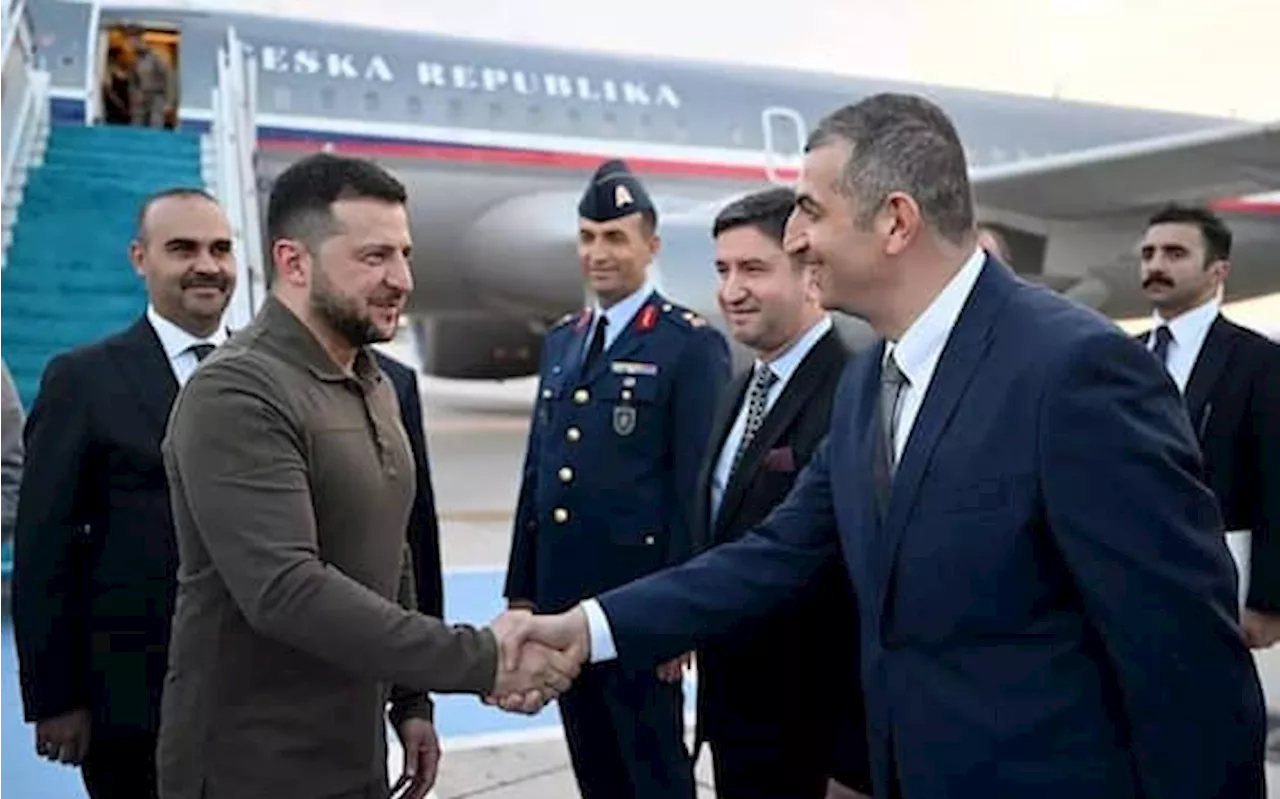 Zelensky in visita ad Istanbul. Rischio attentati a Mosca. LIVE