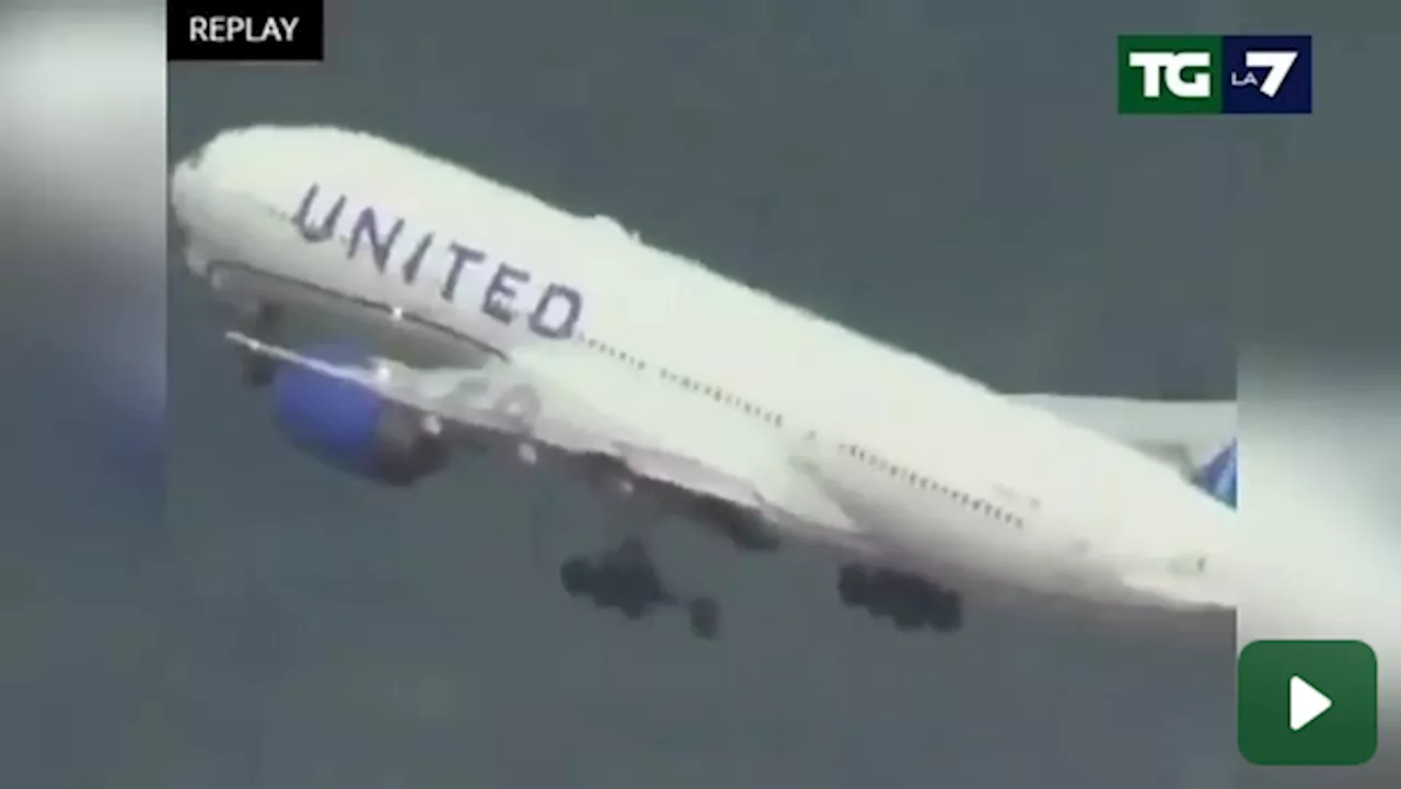 San Francisco, Boeing della United perde pneumatico durante il decollo: il video