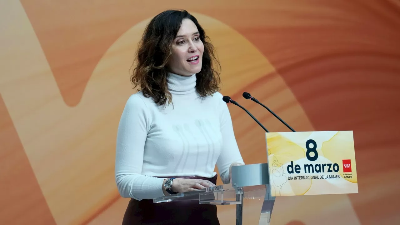 Isabel Díaz Ayuso se pregunta en un acto por el 8M 'cuándo se celebra el Día del Hombre'