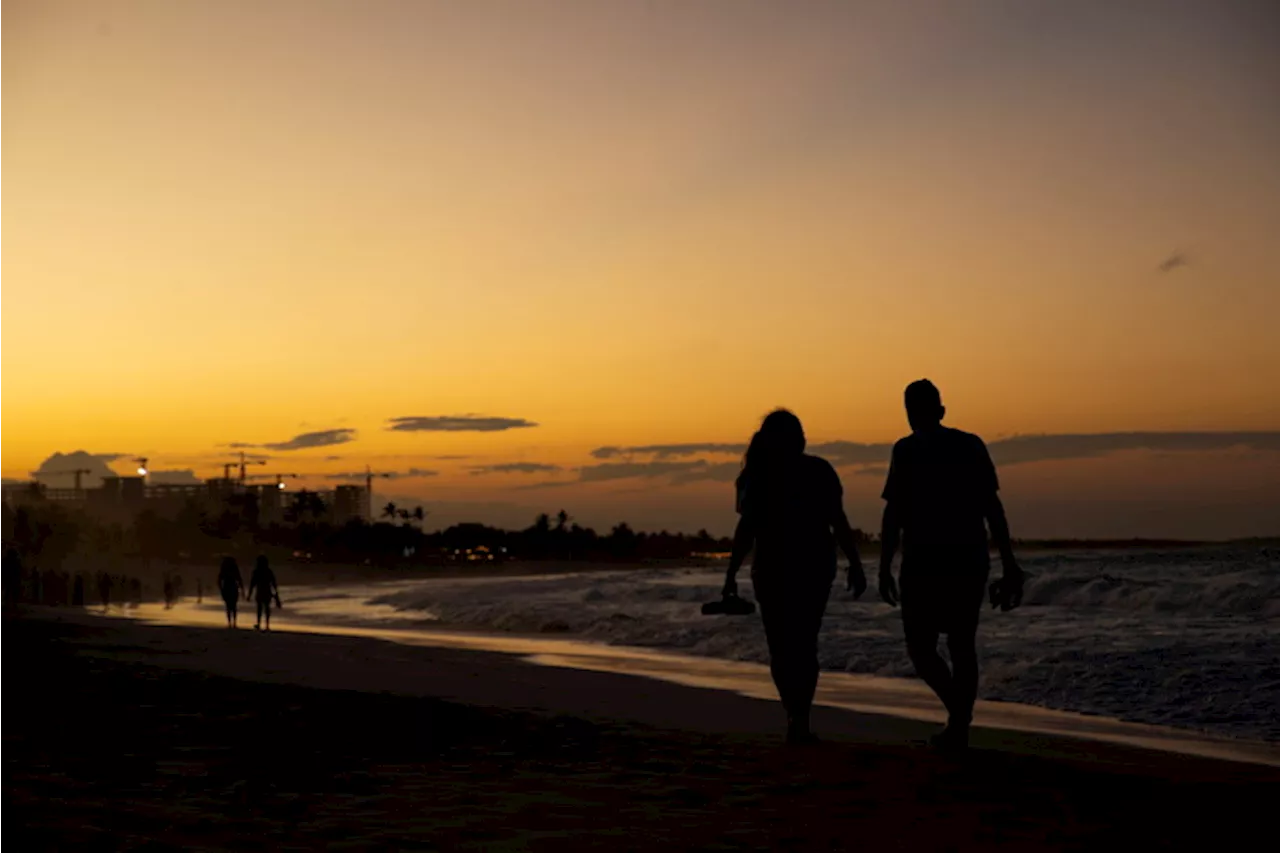 Le luci del tramonto sul bagnasciuga di Punta Cana