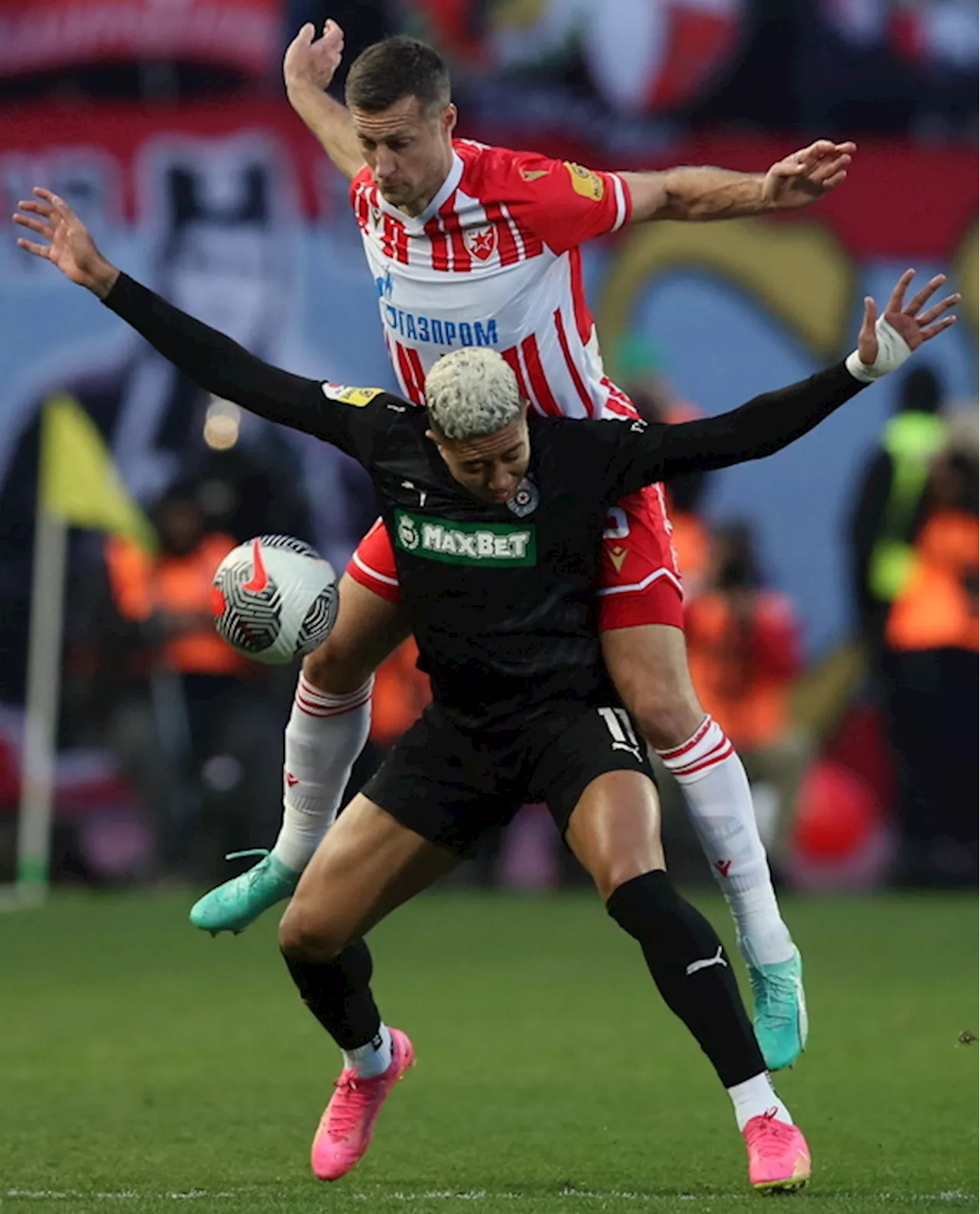 Un momento del derby di Belgrado tra Partizan e Stella Rossa