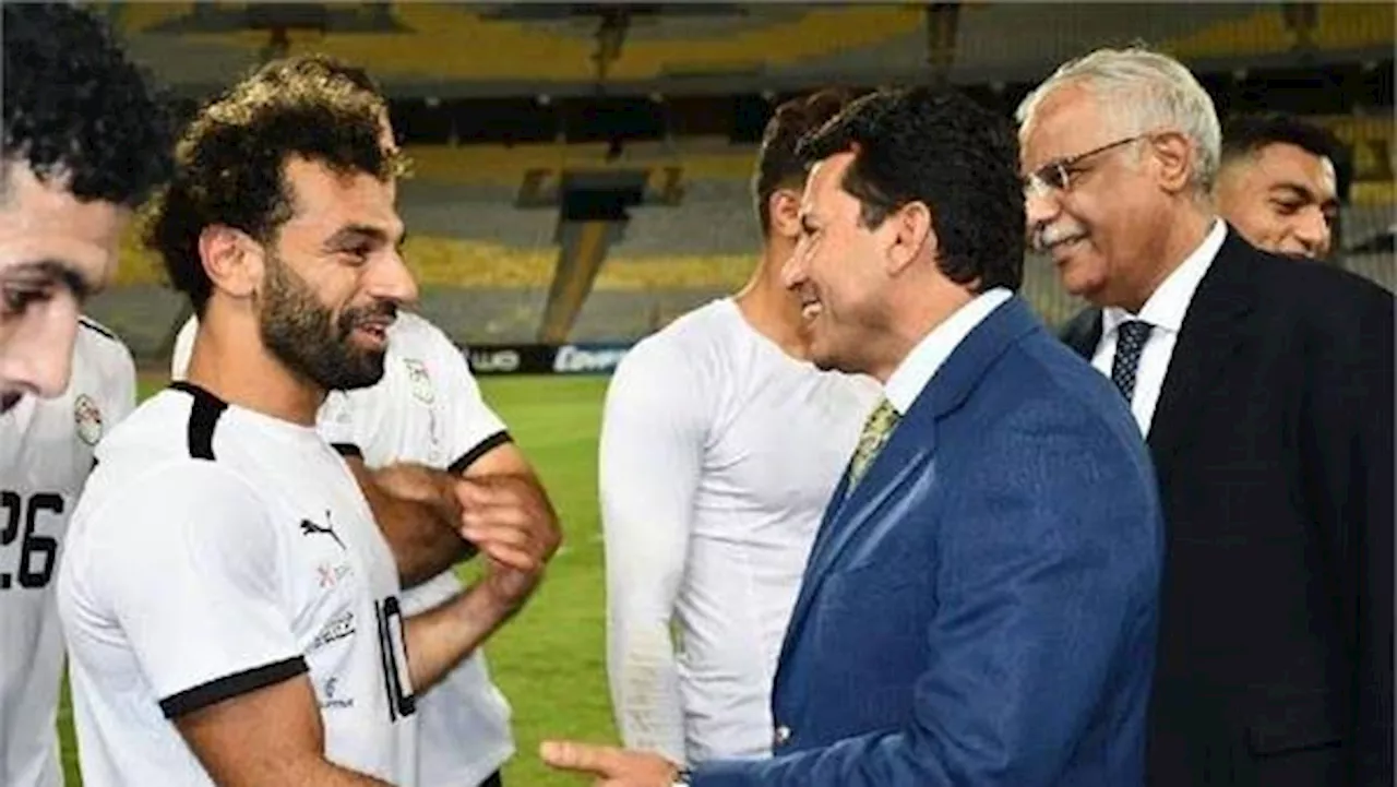 محمد صلاح يبلغ وزير الرياضة بموقف ليفربول من انضمامه لمعسكر الفراعنة بالإمارات