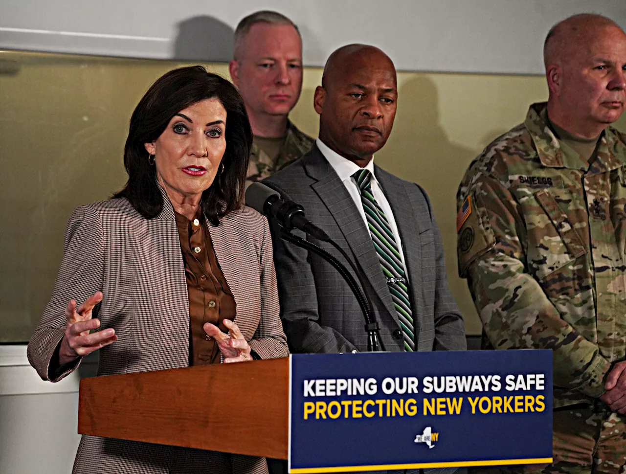 Gov. Hochul admits there's nothing stopping straphangers from avoiding subway bag checks