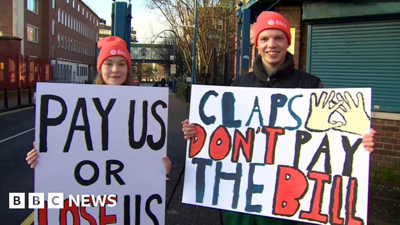 Junior doctors in Northern Ireland strike over pay