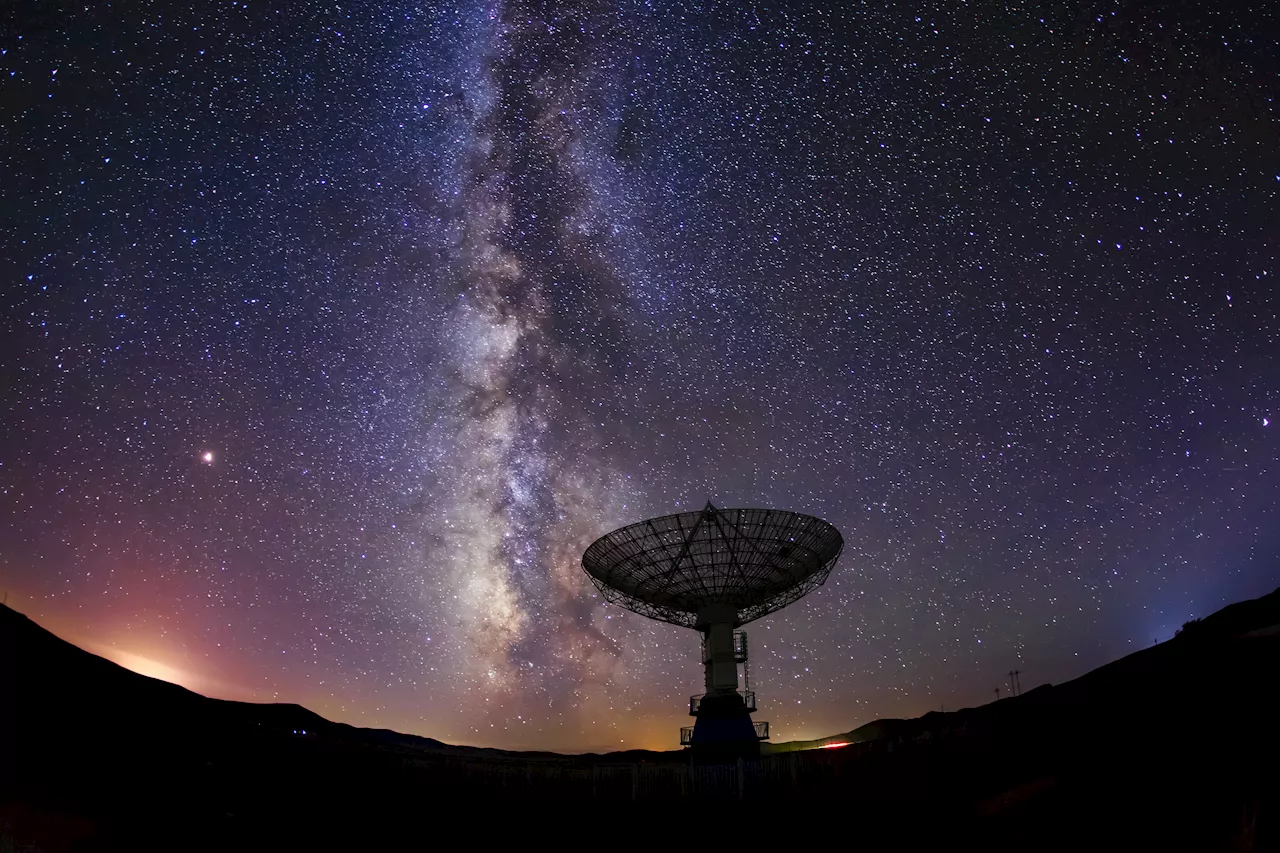 Breathtaking timelapse shows the Earth’s rotation beneath the stars