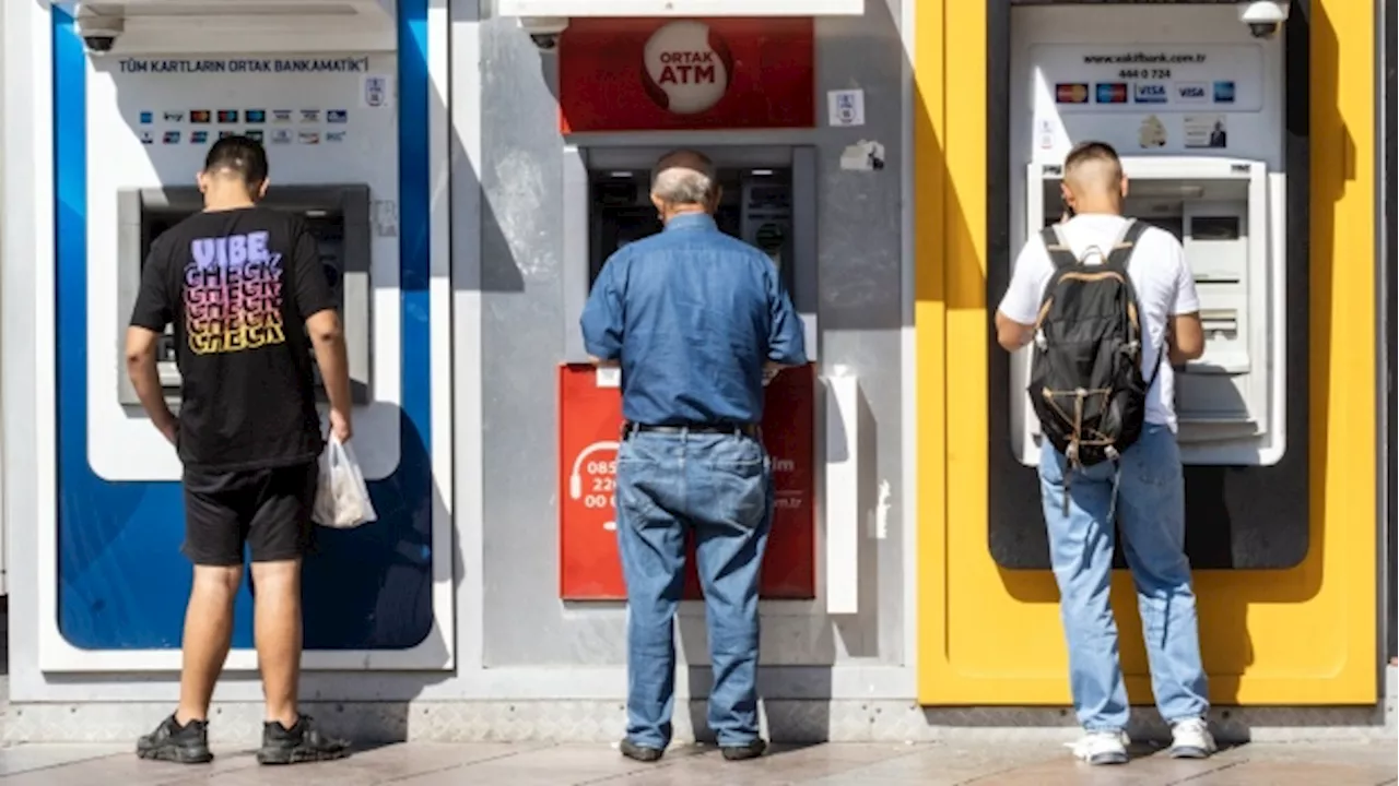 Canadians paying billions of dollars in 'excess' bank fees: report