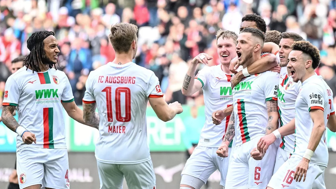 Bundesliga: FC Augsburg gegen 1. FC Heidenheim 1846 - FC Augsburg jubelt