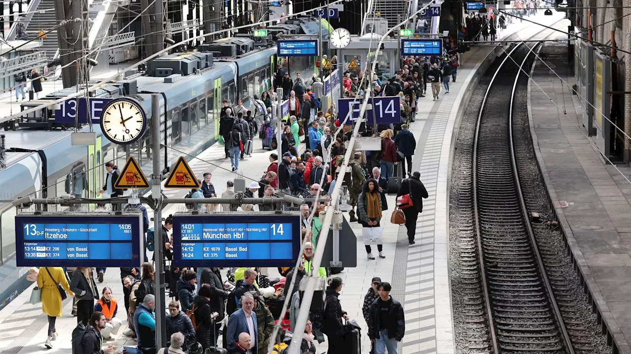 'Großer Erfolg': Deutlich mehr Fahrgäste dank Deutschlandticket