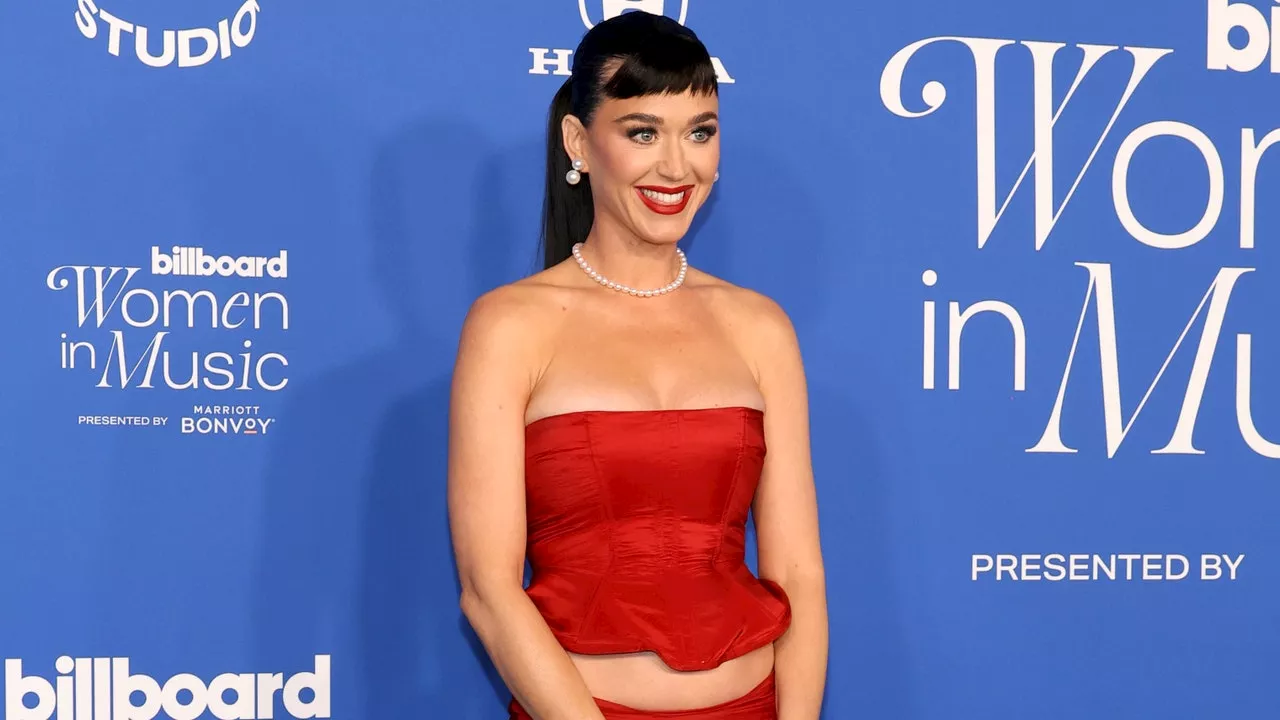 Katy Perry Braves Fashion’s Most Notoriously Vertiginous Heels