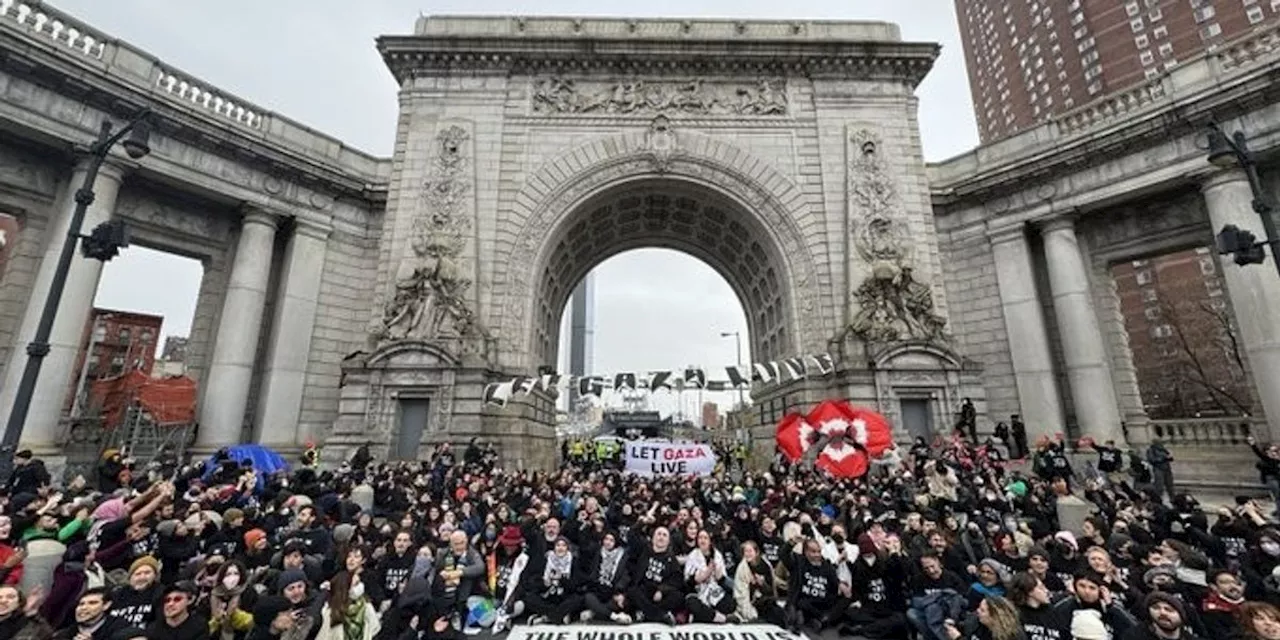 1,500 Block Manhattan Bridge Demanding Lasting Gaza Cease-Fire