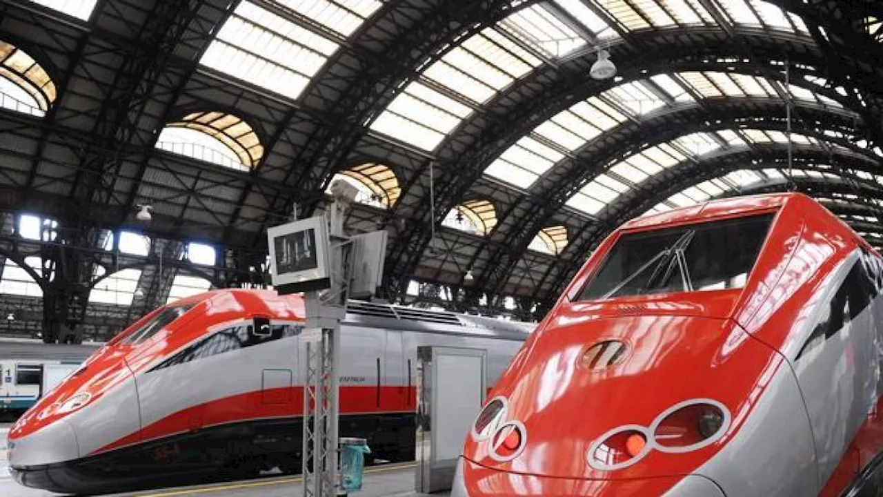 Bagagli in treno, le nuove regole riviste da Trenitalia: sulle Frecce massimo due trolley o multa, le ipotesi