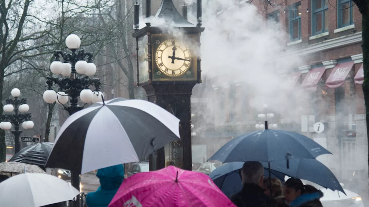 Most Canadians changing clocks to spring forward for daylight time