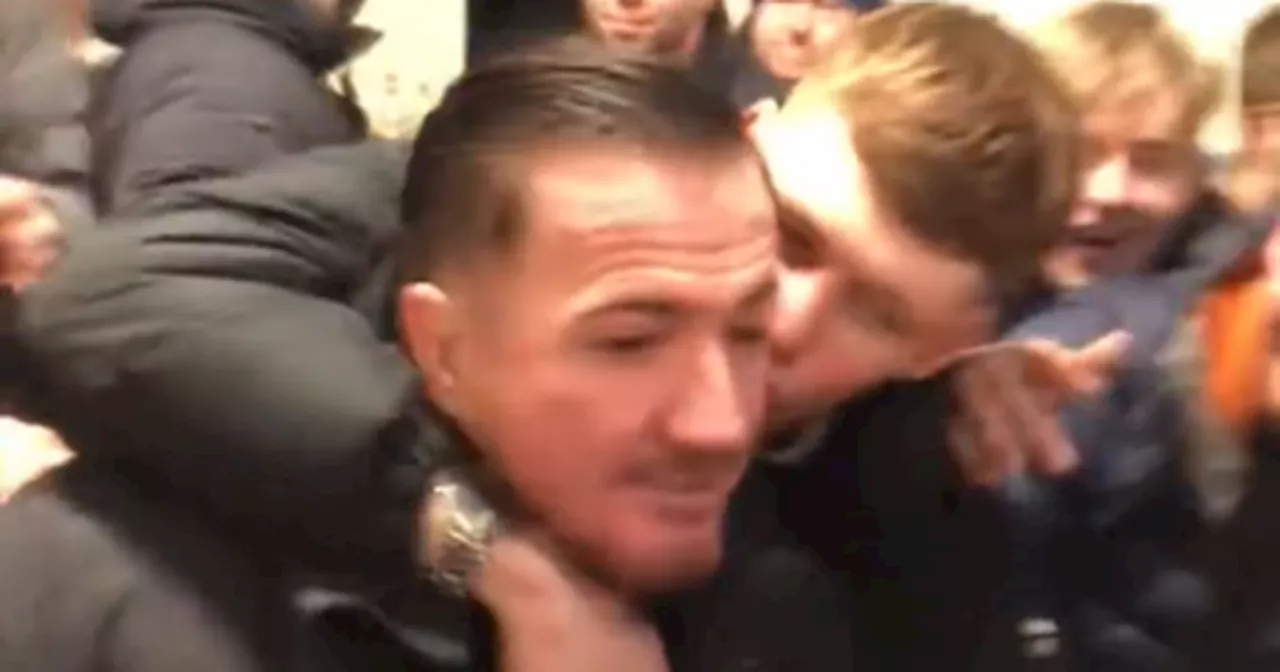 Ex Rangers star Ross McCormack mobbed by Leeds fans and starts concourse chant