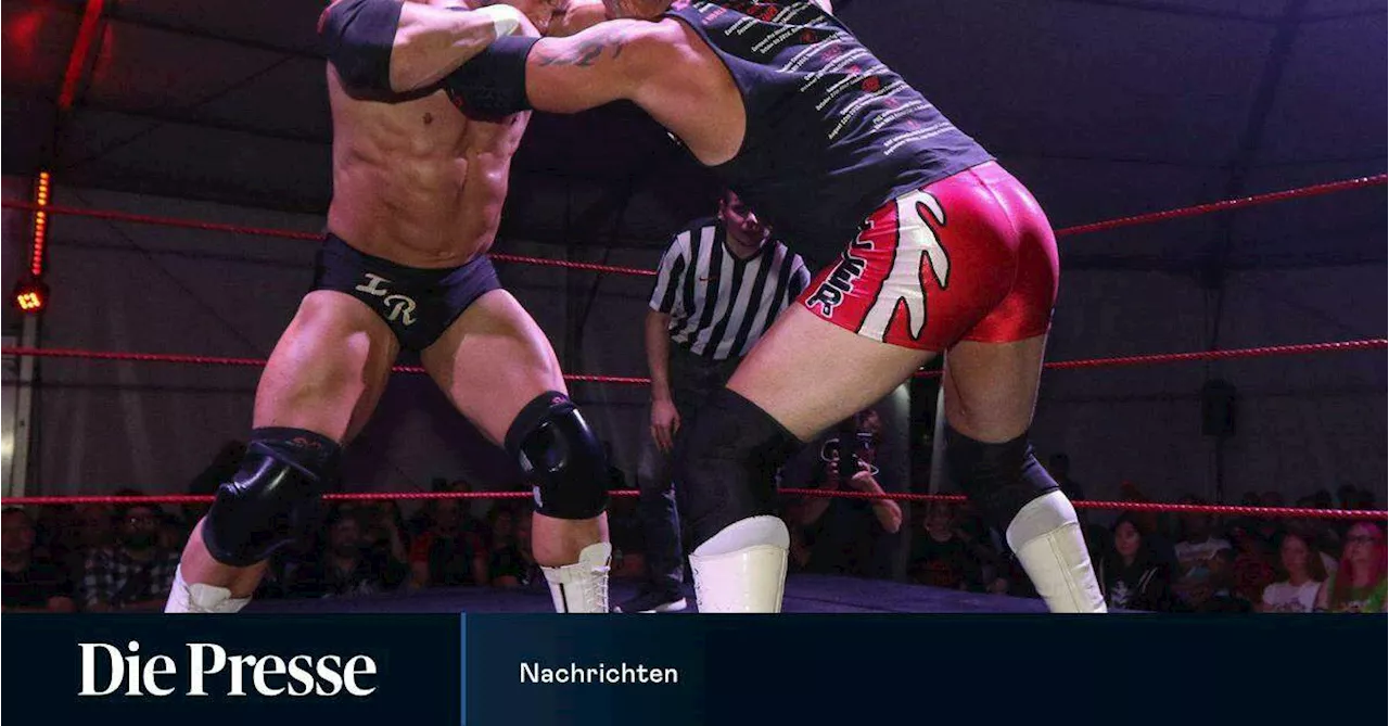 Wrestling in Wien: Wenn Körper durch die Lüfte fliegen