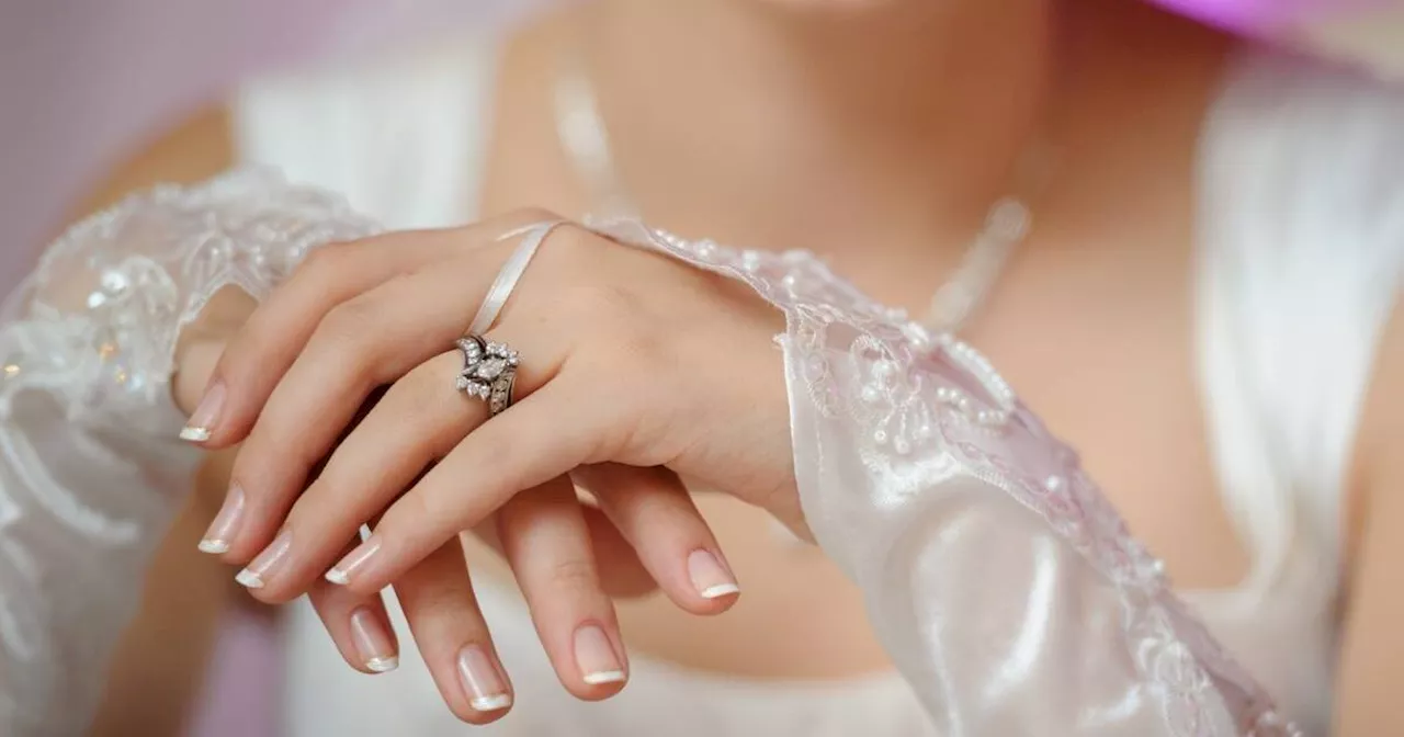 Manicure per la sposa: i trend del 2024