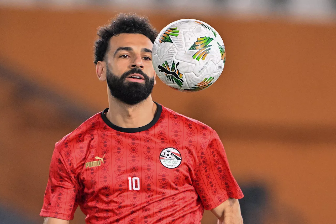 قمة مانشستر سيتي تحسم استدعاء محمد صلاح إلى الإمارات من عدمه