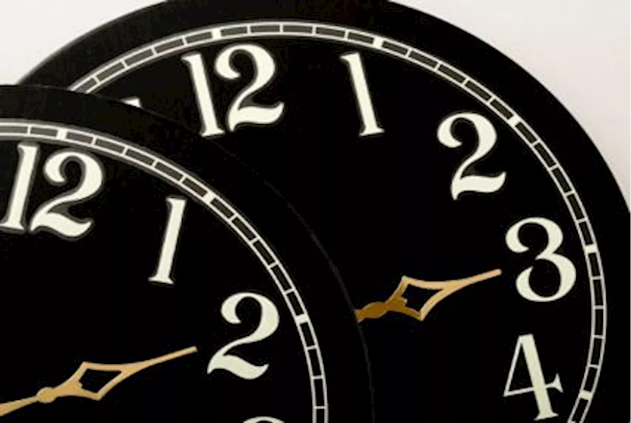 ‘Daylight saving time confuses me:’ Canadians prepare to adjust clocks