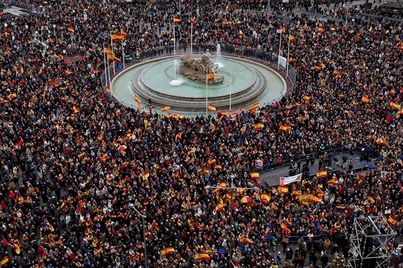 Miles de personas protestan en Madrid contra la amnistía y gritan contra Sánchez