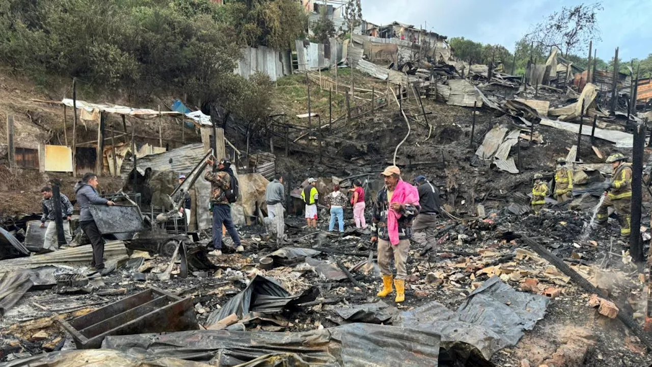 Emergencia en Bogotá: grave incendio afecta a decenas de viviendas desde la madrugada