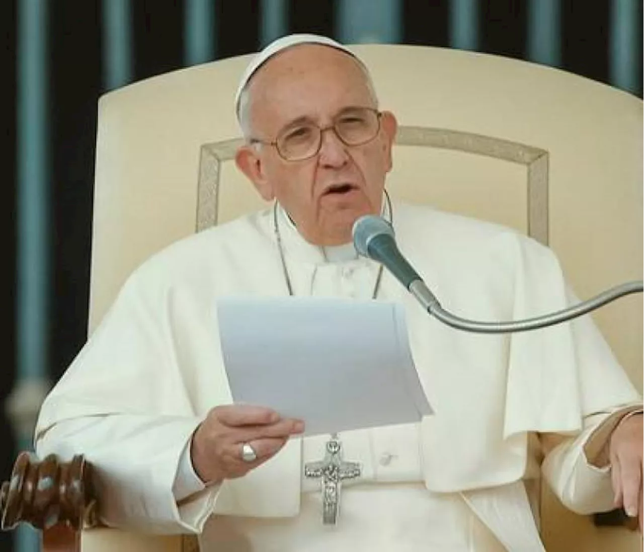 El Papa pide a Zelenski que tenga la “valentía” de “alzar la bandera blanca”