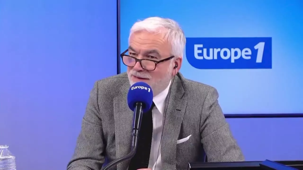 Pascal Praud reçoit Phil Barney et Patrick Hernandez à l'occasion de la tournée « Stars 80 Encore ! »