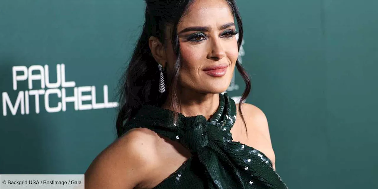 – Salma Hayek, 57 ans : elle dévoile son astuce express pour camoufler ses cheveux blancs