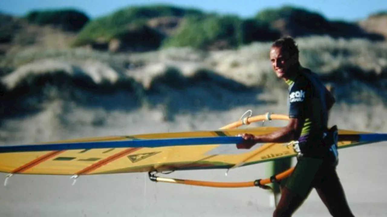 'Le prime foto dalle Hawaii, le riprese con le canne di bambù': la storia di Chico Forti sul windsurf