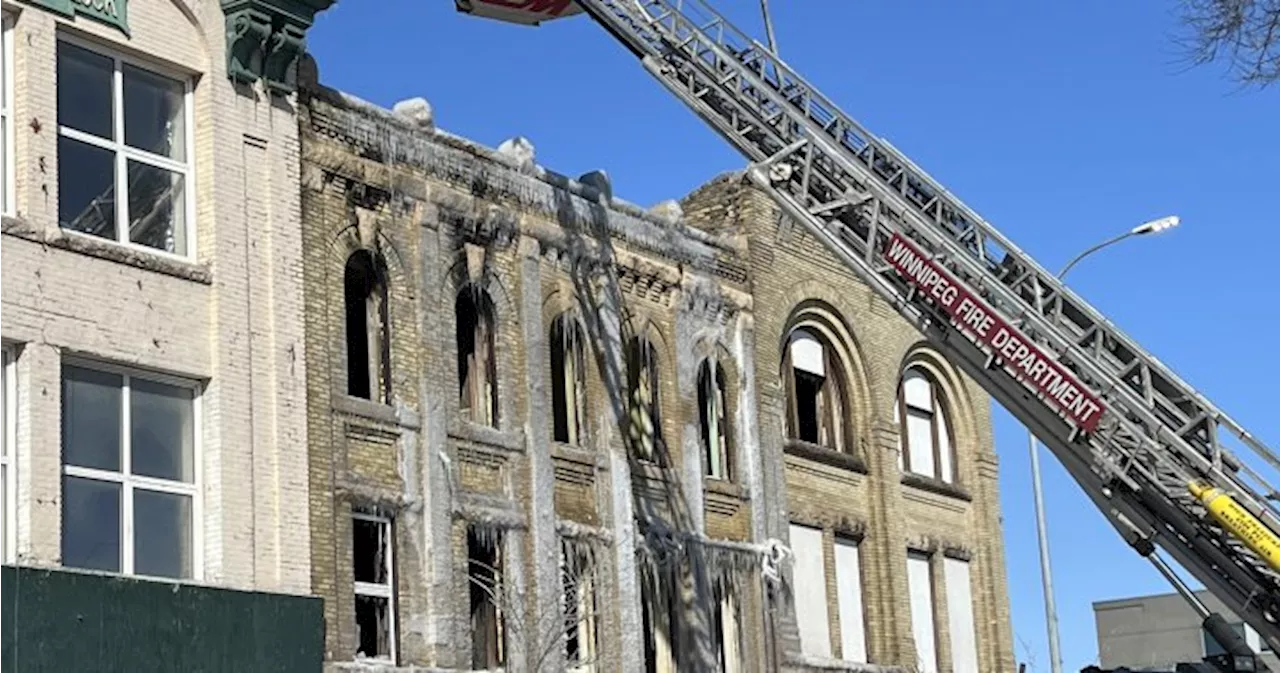 Fire destroys building on Main Street in Winnipeg