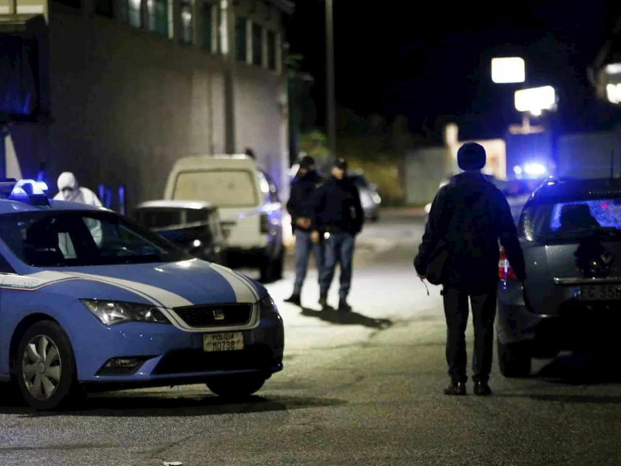 Far west a Frosinone, spari in un bar del centro: due morti e due feriti gravi