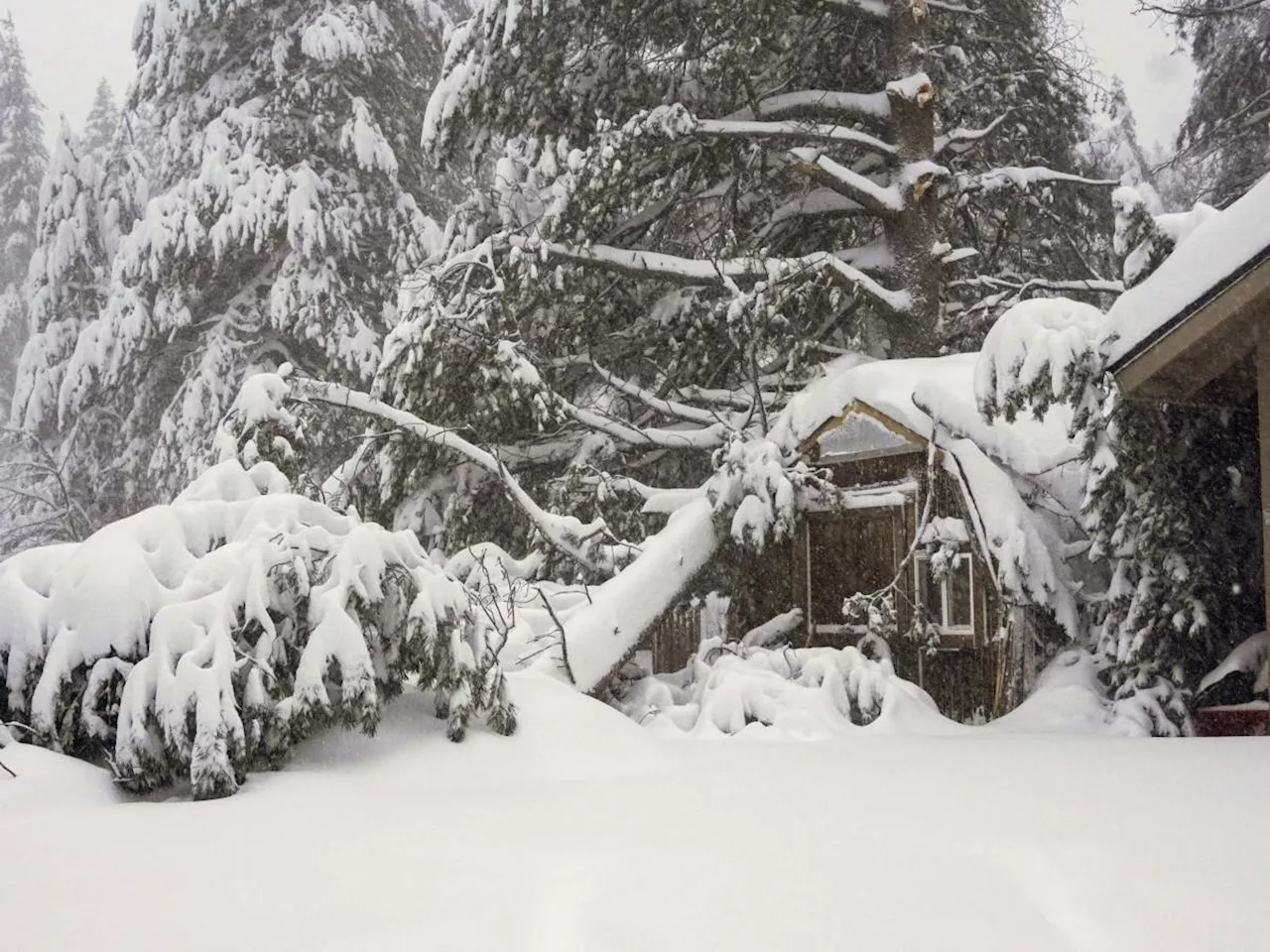 Oltre un metro di neve in due giorni: cosa succede al meteo