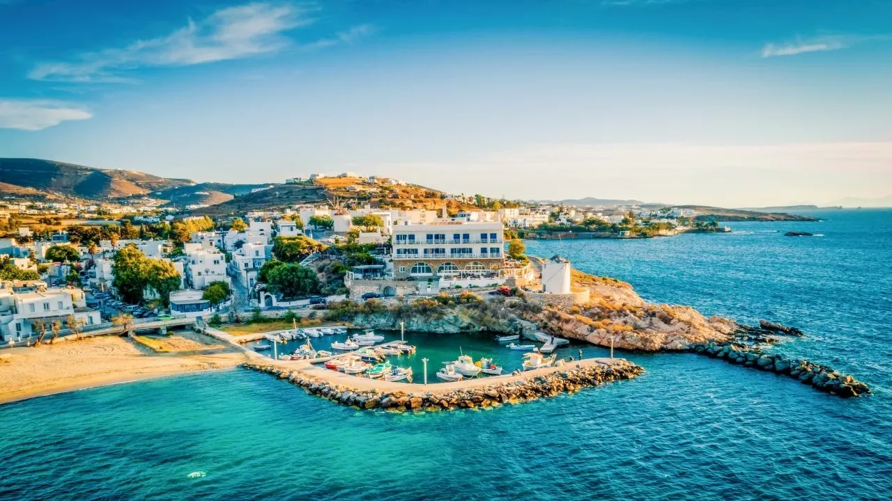 The ‘perfect’ Greek island cheaper than Santorini and Mykonos with €3 beers