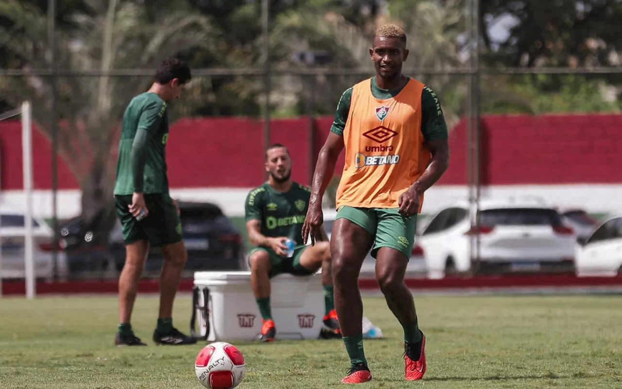 Marlon volta a sentir dores no joelho e desfalca Fluminense contra Flamengo