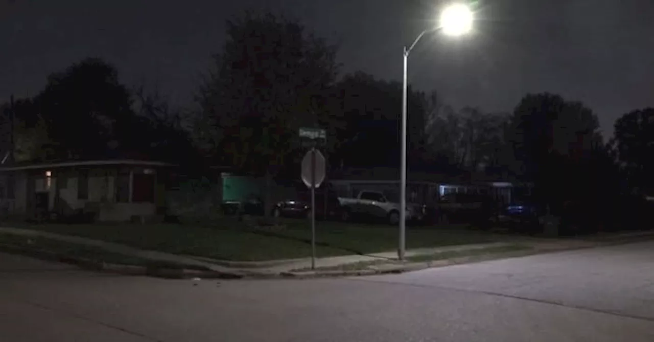 Police searching for suspect after man killed in SE Houston shooting